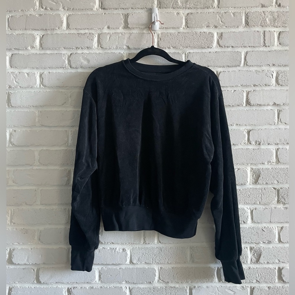 Reflex Black Light Sweater, Size Medium.